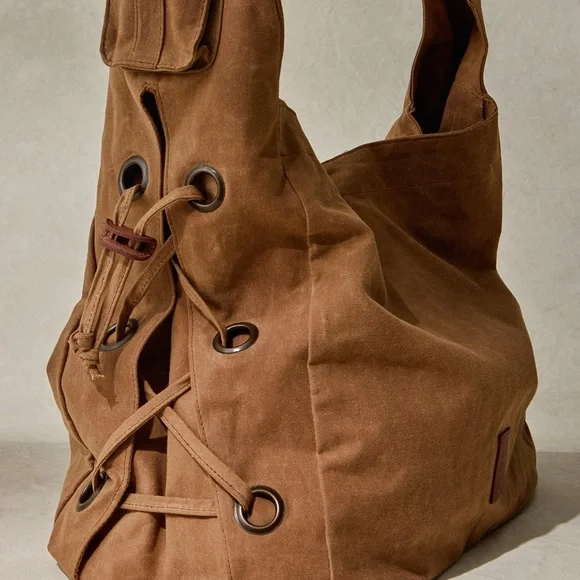 We The Free Maverick Sling Tote - Picture 4 of 4